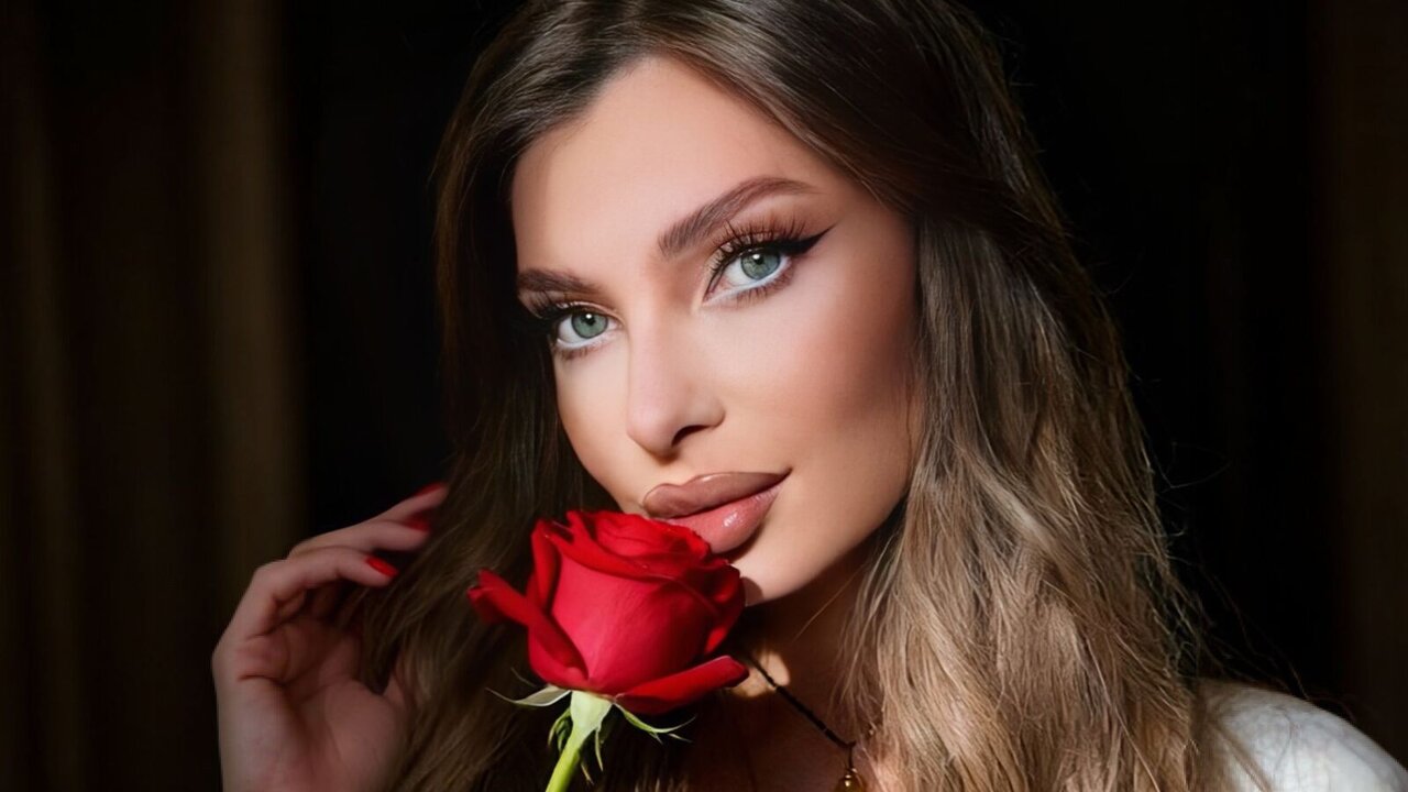 Join Alessia for Exclusive Live Webcam