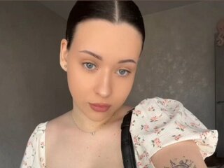 Join AlitaBarmes for Exclusive Live Webcam