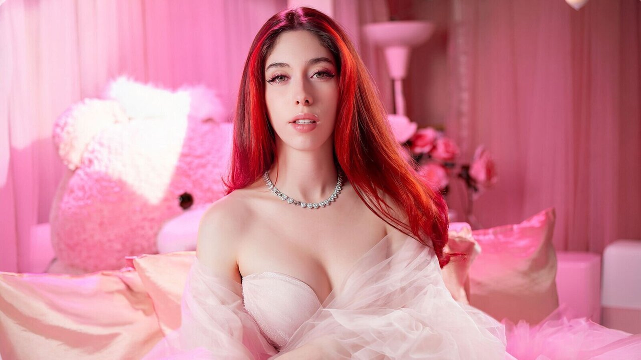 Join CamilePrescott for Exclusive Live Webcam