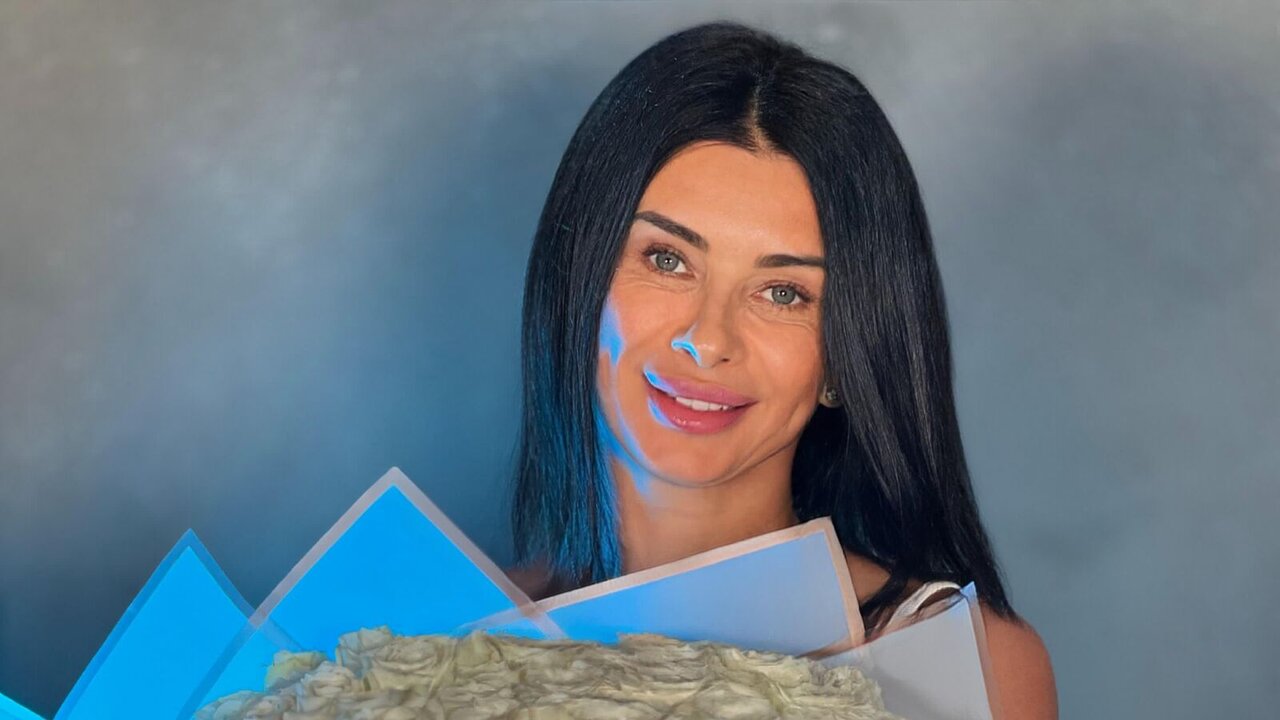 Join EmmaLevis for Exclusive Live Webcam