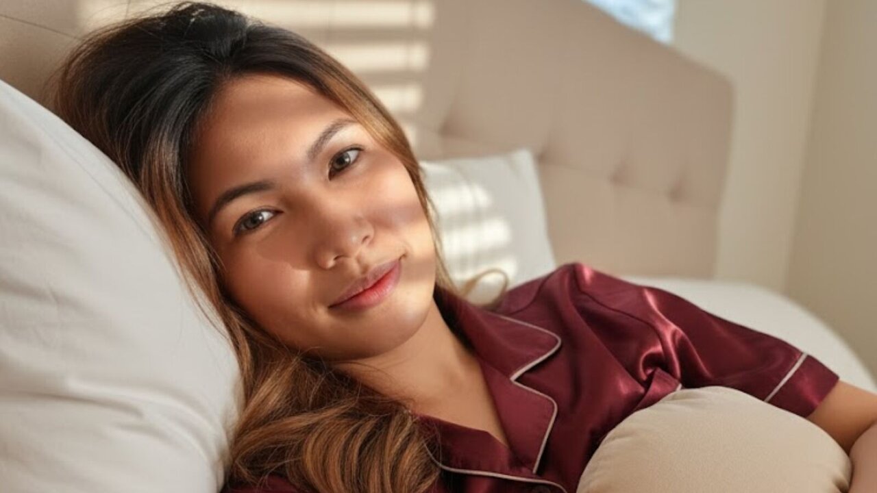 Join KimikoSnow for Exclusive Live Webcam