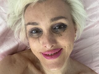 Join LiliannaSmith for Exclusive Live Webcam