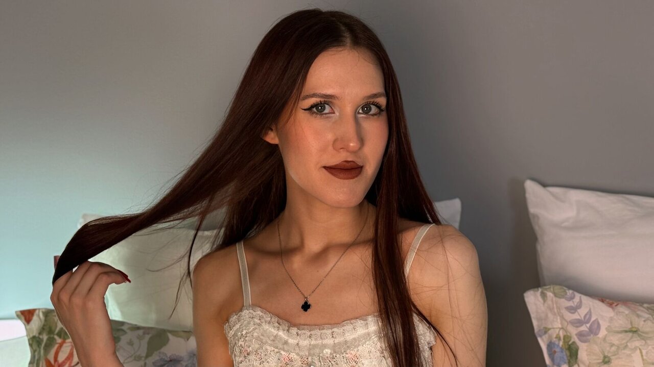 Join LucyRix for Exclusive Live Webcam