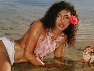 Join SamirraSanchez for Exclusive Live Webcam