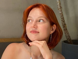 Join SandaPiesco for Exclusive Live Webcam